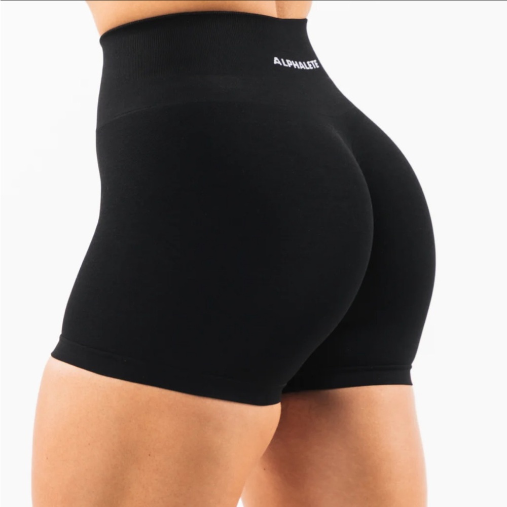 alphalete amplify shorts 4.5”